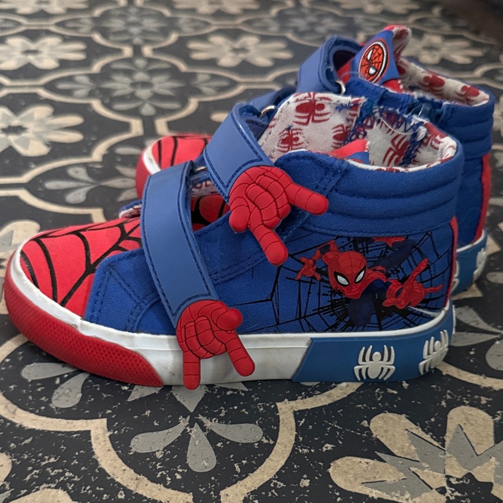 Marvel Spider-Man Kids Sneakers - Blue and Red